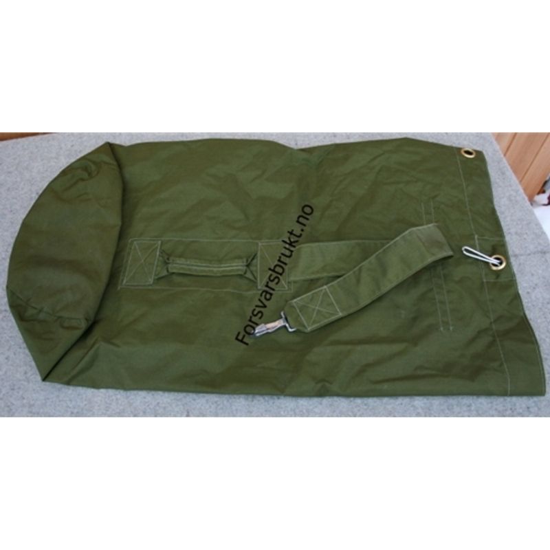 PAKKSEKK/NYLON